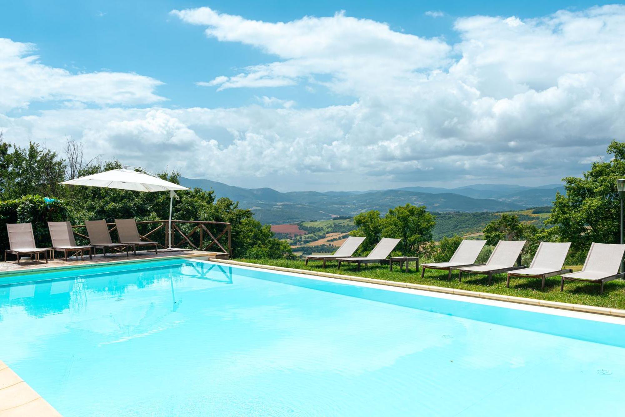 Nikis Resort Gubbio Bagian luar foto
